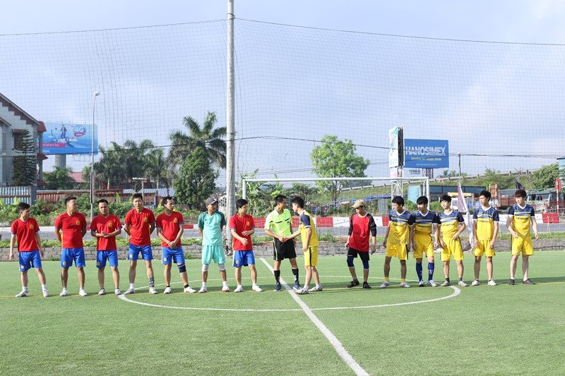 Hoạt động thể thao của nam nhân viên ngoài giờ